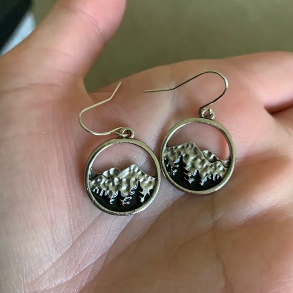 1 LEFT 🏔 BOHO Mythical Nature Mountain Retro Earrings - Picture 6 of 7